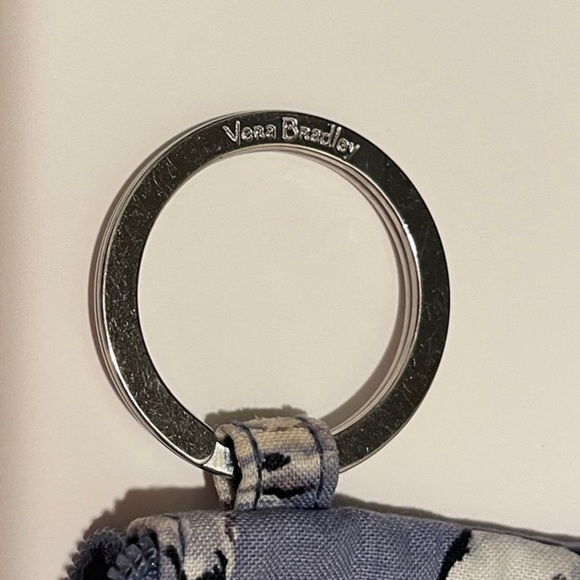 Vera Bradley Polar Bear ID Holder with Keyring - Picture 8 of 8